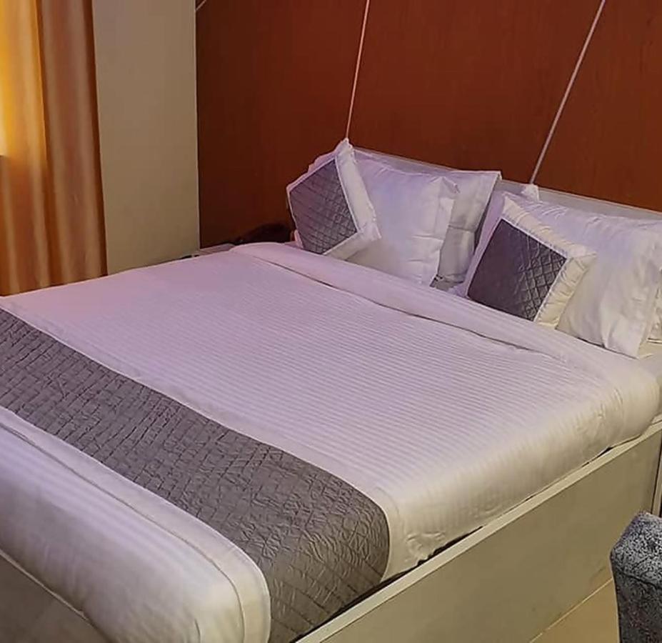 Gokul Raj By Wb Economy , Madhubani Hotel ภายนอก รูปภาพ