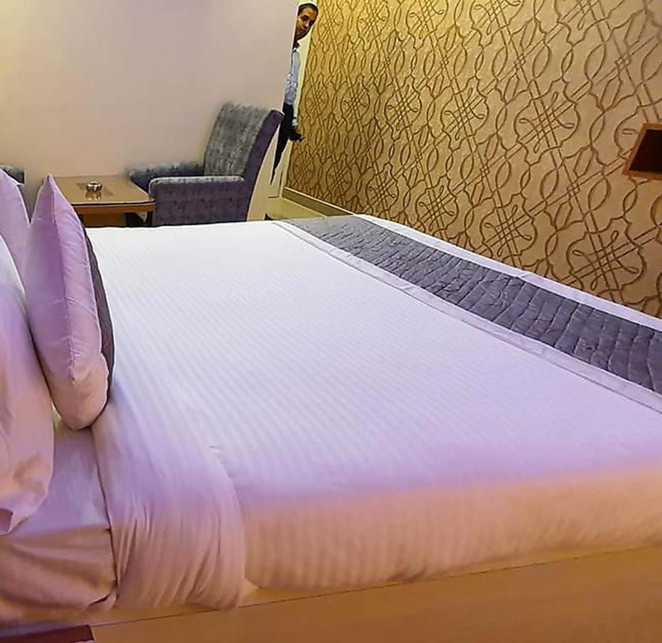 Gokul Raj By Wb Economy , Madhubani Hotel ภายนอก รูปภาพ