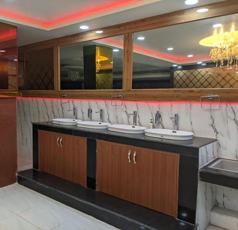 Gokul Raj By Wb Economy , Madhubani Hotel ภายนอก รูปภาพ